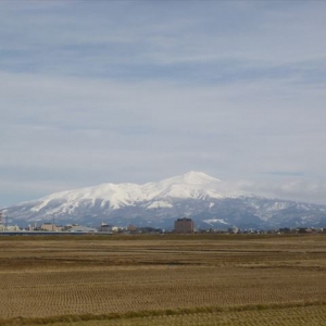 春のような陽気で鳥海山も朝から見事でした